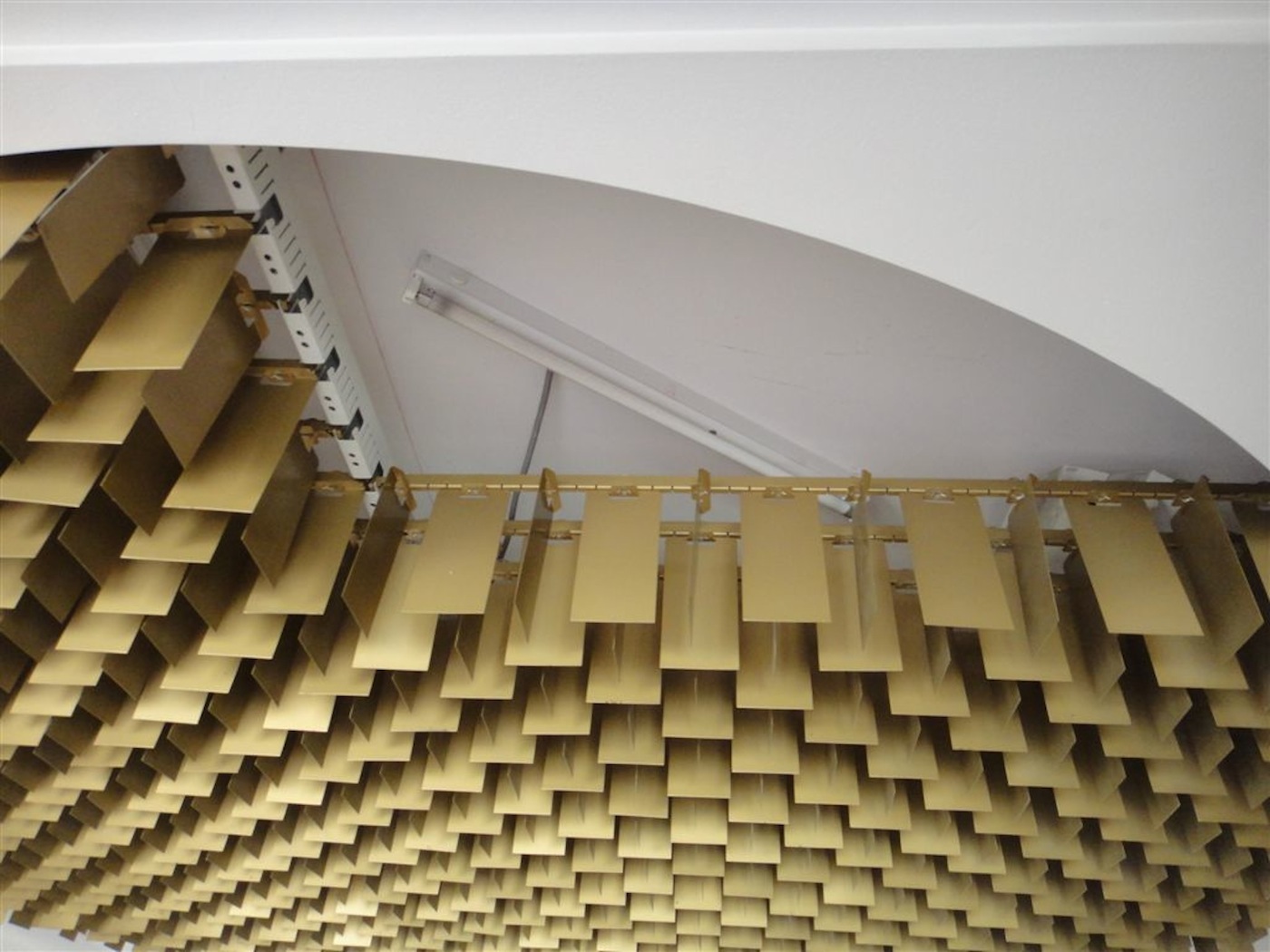 fantastic-ceiling-light-used-by-oscar-niemeyer-modernism